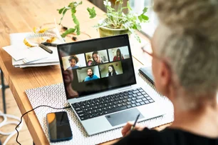 Imagem referente à matéria: 3 prompts de IA para otimizar reuniões no trabalho