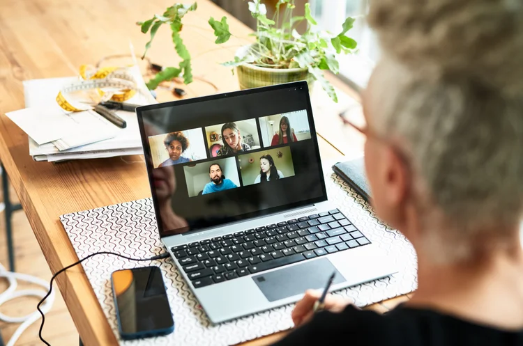 Obtenha os pontos-chave de qualquer reunião em minutos, ideal para quem não pôde participar ou precisa de uma visão geral rápida (Getty Images). (Getty Images)