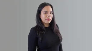 Aos 28 anos, ela criou um site para alertar mulheres quando o 'boy' é cilada
