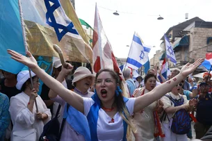 Governo de Israel aprova acordo de paz com Hamas e cessar-fogo começará em 24 horas