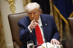 Câmara dos EUA acelera votação sobre caso Epstein após apoio de Trump