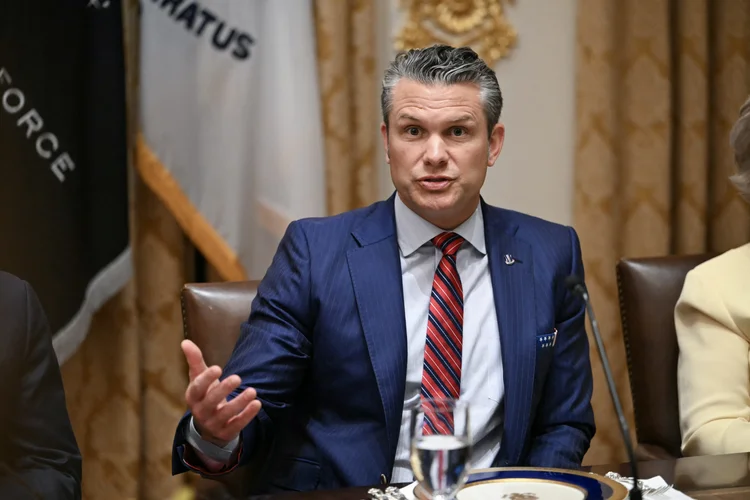 Pete Hegseth: secretário aterrissou bem com todos a bordo