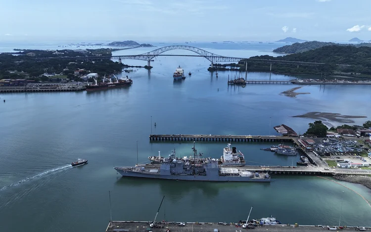 Exercícios militares no Caribe: ofensiva americana contra narcotráfico se aproxima da Venezuela