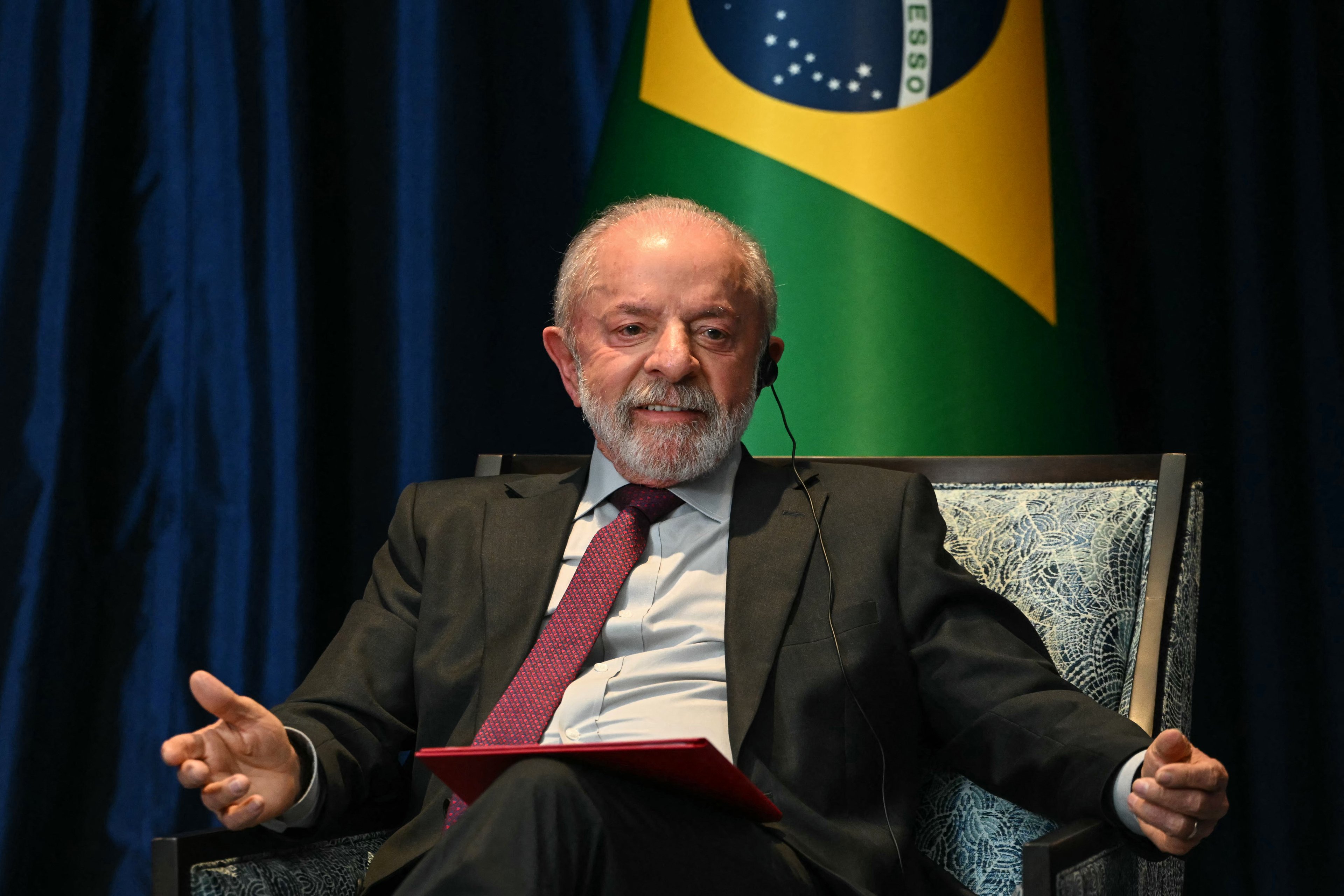 Paraná Pesquisas: aprovação de Lula sobe 5 pontos e empata com reprovação