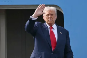 Trump sinaliza que vai reduzir tarifas sobre café; Brasil seria beneficiado