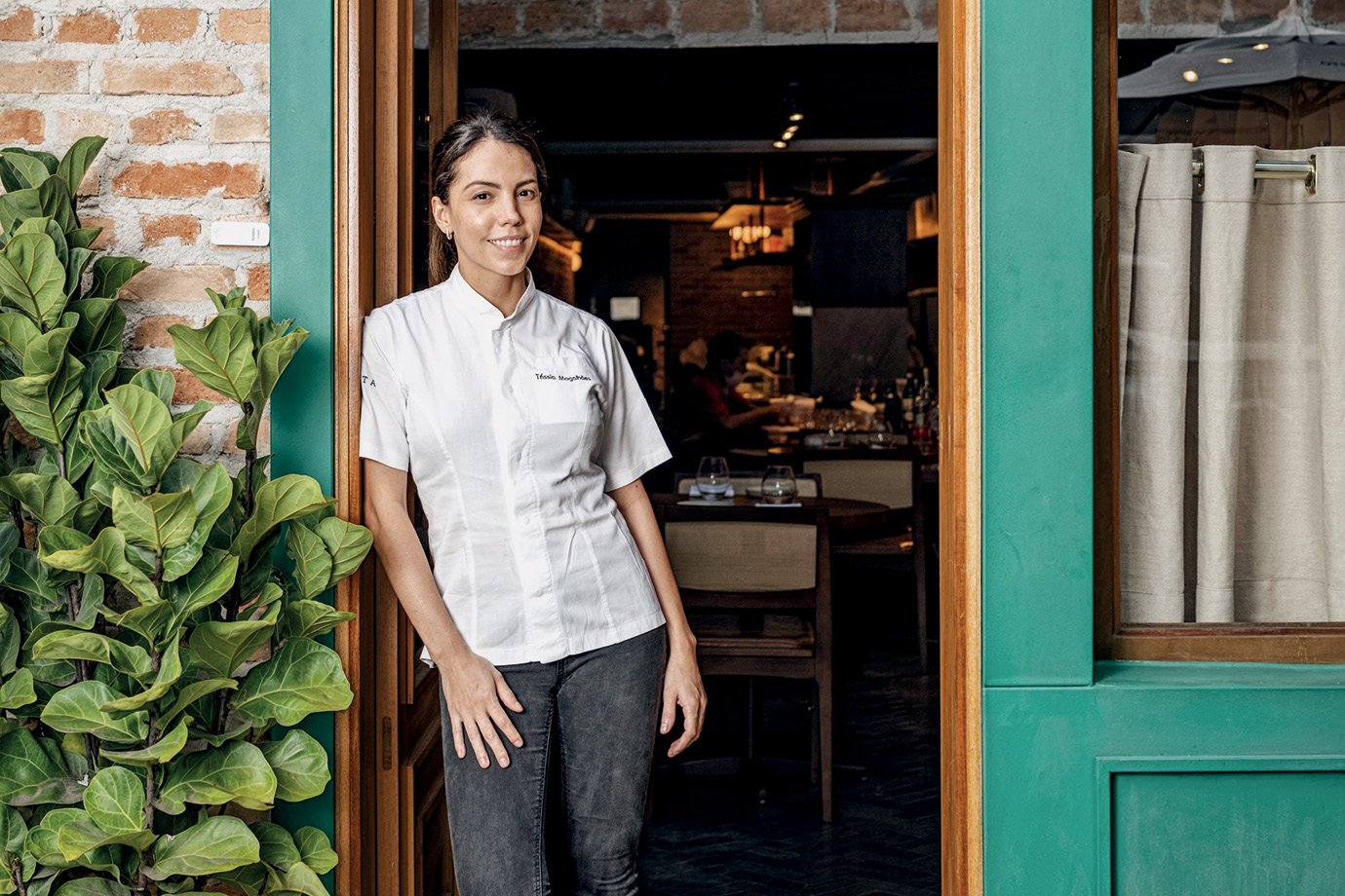 Tássia Magalhães reforça cozinha feminina na nova fase do Nelita
