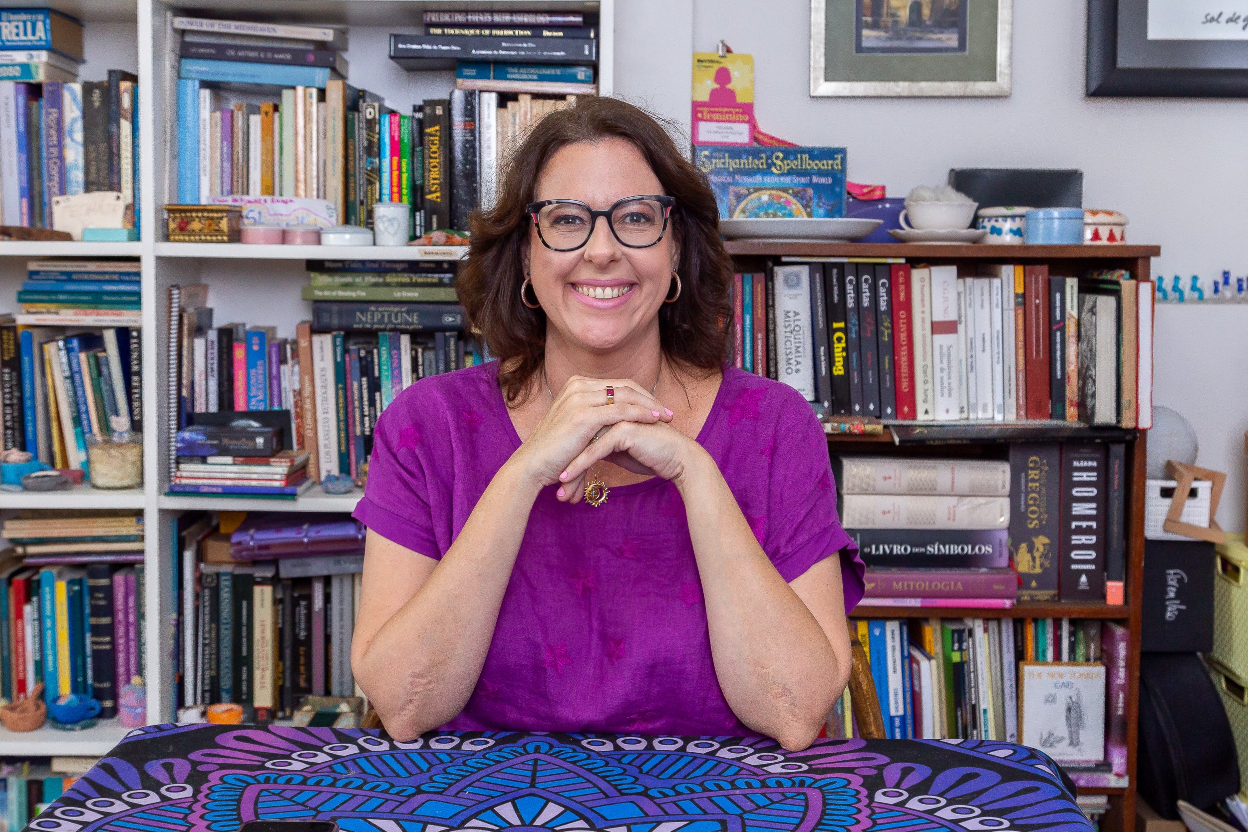 Coisa de destino: ela trocou o Direito pela Astrologia e já atendeu 20 mil pessoas