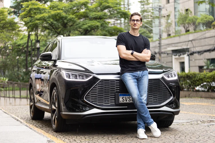 Daniil Sergunin, CEO da Rhino: empresa quer expandir frota de SUVs híbridos e blindados (Rhino/Divulgação)