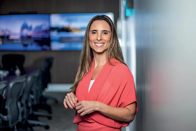 Camila Asenjo, CHRO da Yduqs: treinamento em tecnologia e ferramenta para cuidar da saúde mental dos funcionários (Leandro Fonseca /Exame)