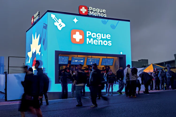 Farmácia da Pague Menos no The Town: venda de medicamentos isentos de prescrição em festival de música (Bruno Conrado/Divulgação)