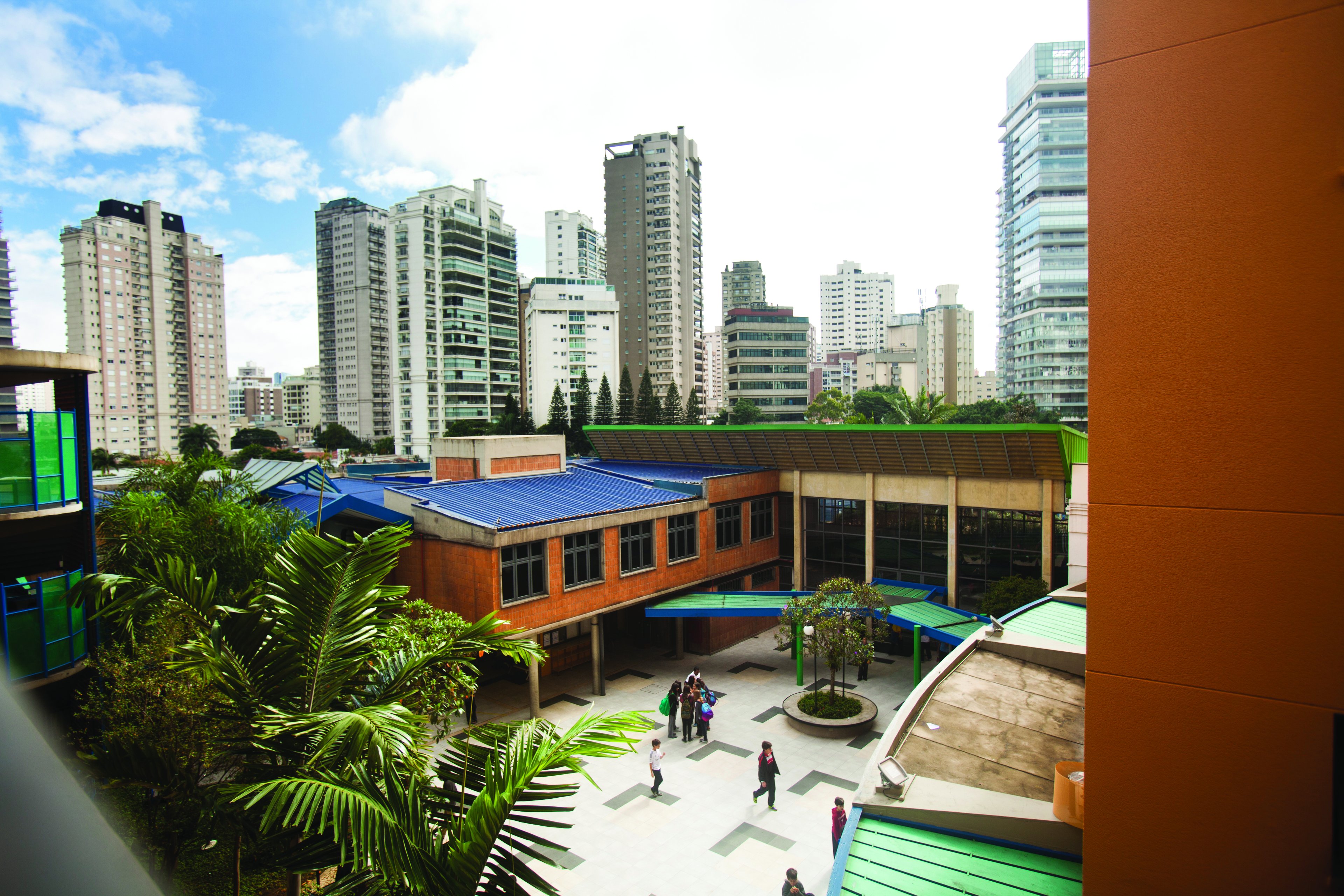 Móbile aposta em iniciação científica no ensino médio para alunos com curiosidade acima da média