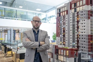 Ele já foi despejado, mas aos 38 anos criou um império imobiliário