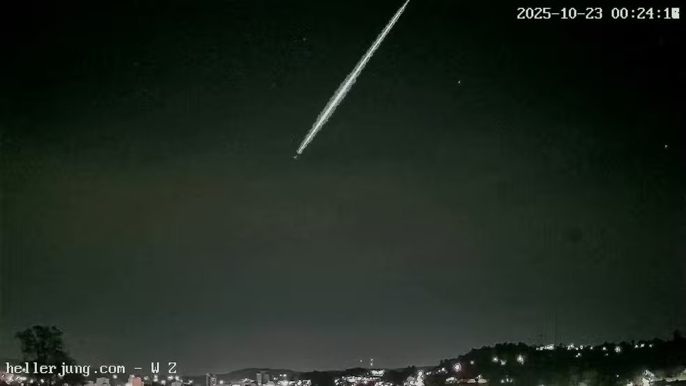 Meteoro 'bola de fogo' surpreende ao iluminar o céu do Rio Grande do Sul