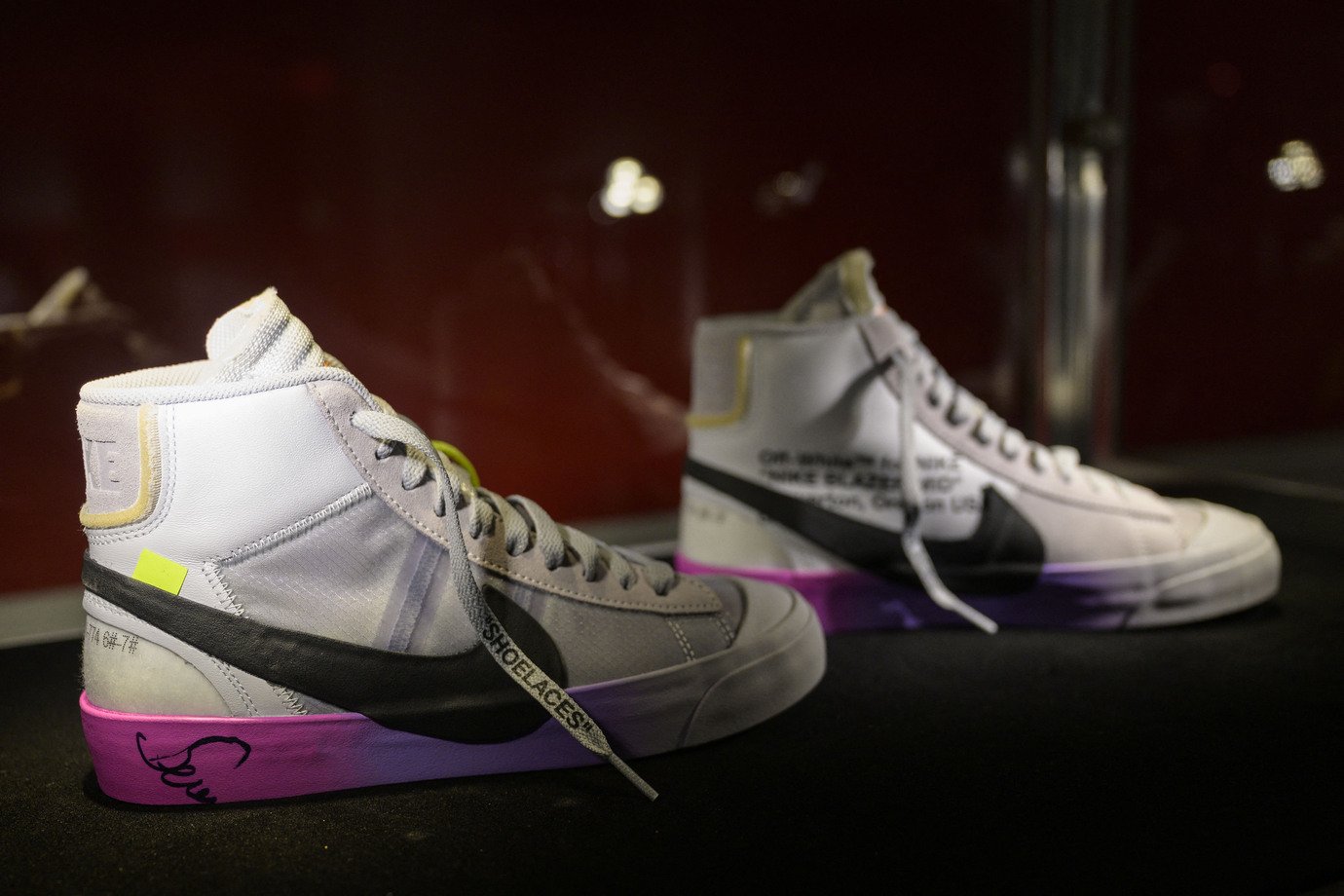 Nike apresenta designs inéditos de Virgil Abloh em exposição em Paris