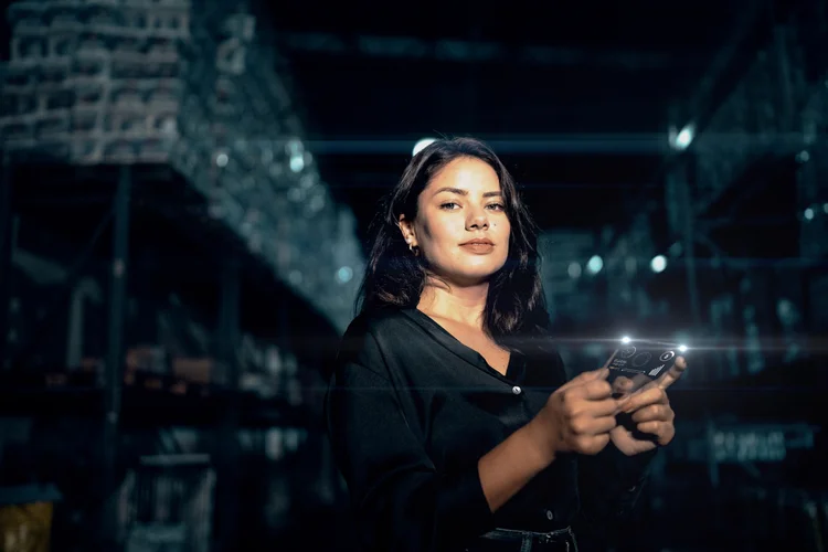 A inteligência artificial pode otimizar e prever, mas não consegue liderar, inspirar ou criar significado. O futuro é dos líderes que se concentram nas qualidades insubstituíveis dos seres humanos (Getty Images) (Getty Images)