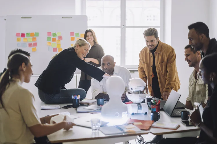 O CEO do Walmart, Doug McMillon, e o CEO do LinkedIn, Ryan Roslansky, destacam a adaptabilidade e a transparência como chaves para a sobrevivência profissional (Getty Images). (Getty Images)