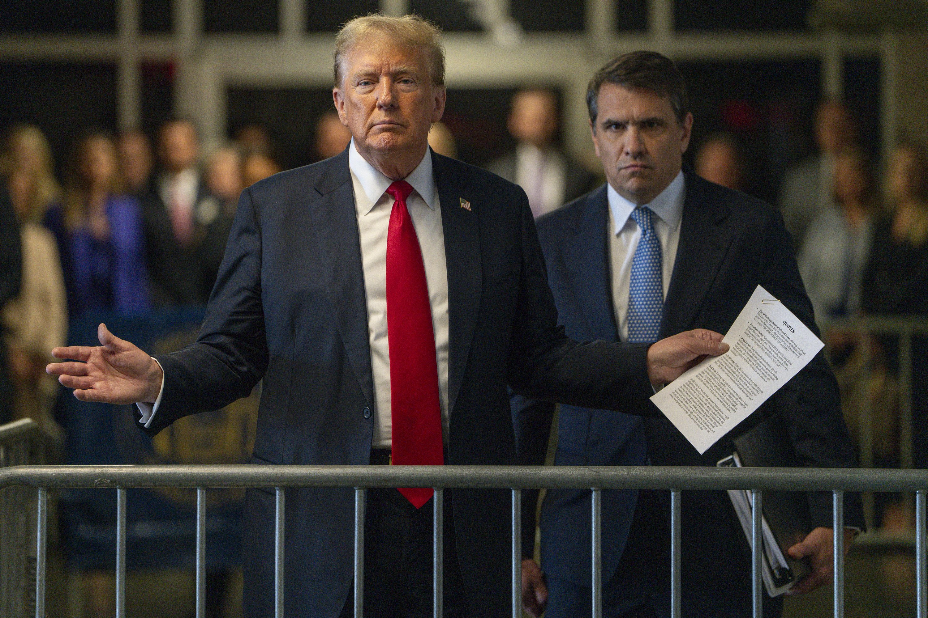 Trump ameaça cortar programas de ajuda pública se paralisação do governo continuar