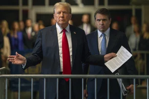 Trump ameaça cortar programas de ajuda pública se paralisação do governo continuar