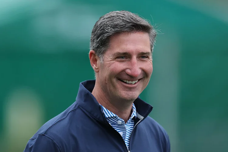 O CEO Brian Niccol descarta robôs, mas aposta na antecipação de pedidos e no comando por voz no aplicativo para eliminar a necessidade de abrir o app (Getty Images). (Getty Images)