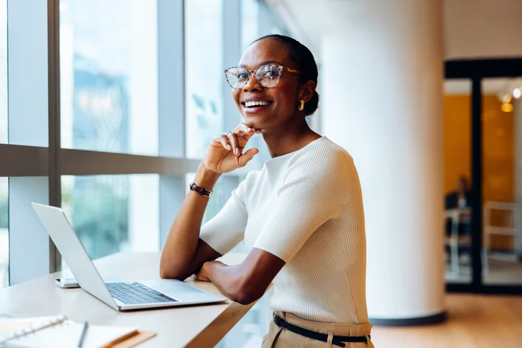 Descubra como a graduação em Administração prepara profissionais para empreender com autonomia, desenvolvendo habilidades essenciais para gerir negócios próprios com sucesso. (Getty Images)