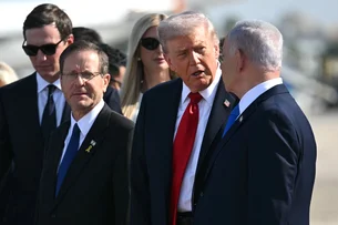 Trump diz que 'a guerra acabou' ao chegar no Parlamento de Israel
