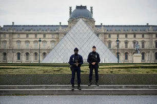 Imagem referente à matéria: Como aconteceu o roubo no Louvre que durou 7 minutos? Veja joias que podem ter desaparecido