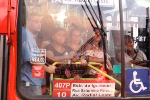 Imagem referente à matéria: Maior ocupação em escritórios desde a pré-pandemia lota transporte público