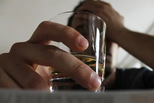 Imagem referente à matéria: Ministério da Saúde inicia distribuição de antídoto contra intoxicação por metanol a cinco estados