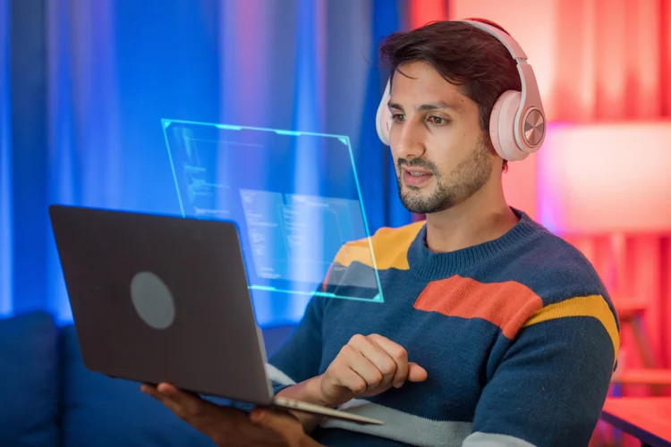 Levantamento mostra que a adoção da IA generativa não trouxe ruptura maior do que revoluções anteriores, como computadores e internet (Getty Images). (Getty Images)