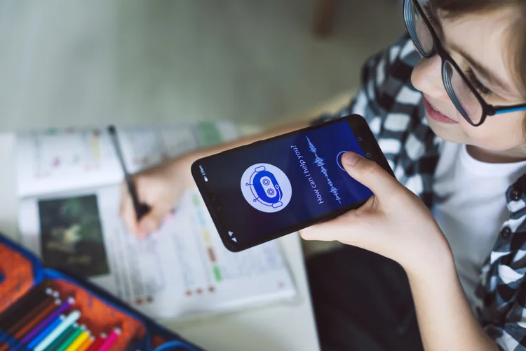 Alpha School, no Texas, usa inteligência artificial para personalizar o ensino. Adultos em sala atuam apenas como mentores e não ministram aulas (Getty Images). (Getty Images)