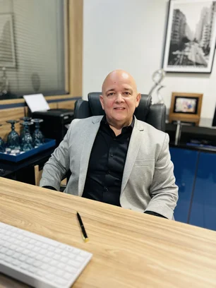 Imagem referente à matéria: ‘Aprendi muito mais do que ensinei’: conheça o mentor que aprendeu a ouvir