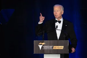 Ex-presidente Joe Biden passa por radioterapia para tratar câncer, diz porta-voz