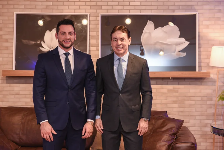 Leonardo e Claudinei dos Anjos, da Anjos Colchões & Sofás: desde 2007 no universo de franquias  (Divulgação)
