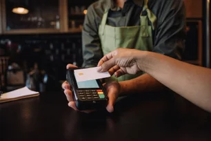 Imagem referente à matéria: Função “voucher” será obrigatória em novembro para uso de vale-refeição e alimentação