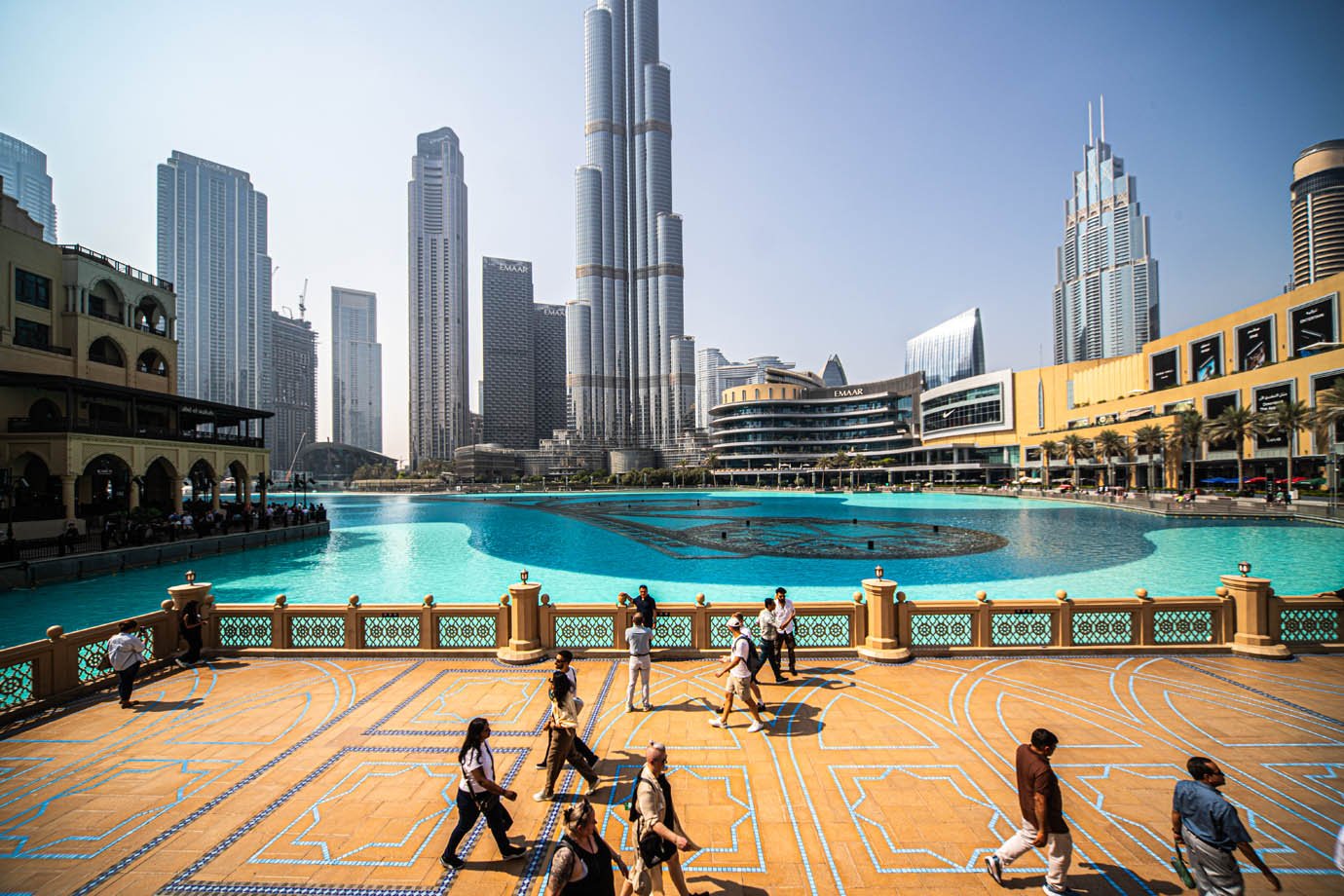 Golfo vê turismo e luxo recuarem com a guerra