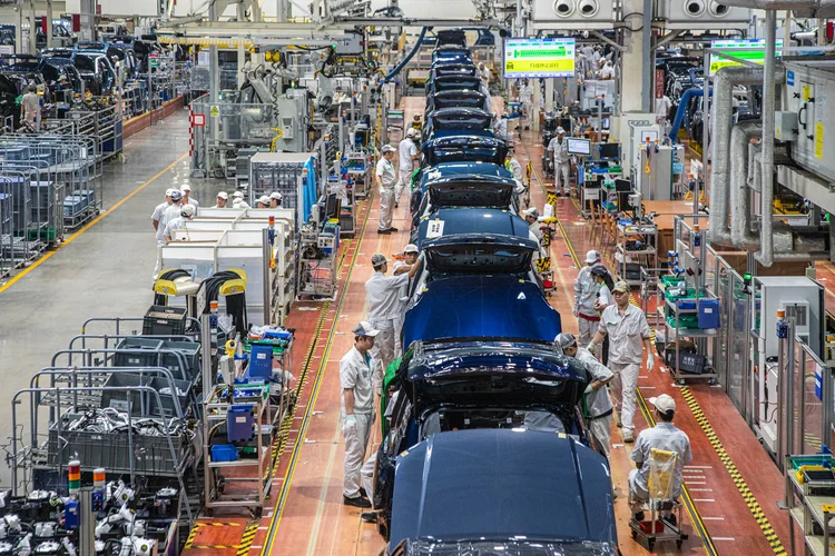 China: novas regulamentações serão aplicadas à indústria automobilística (Leandro Fonseca /Exame)