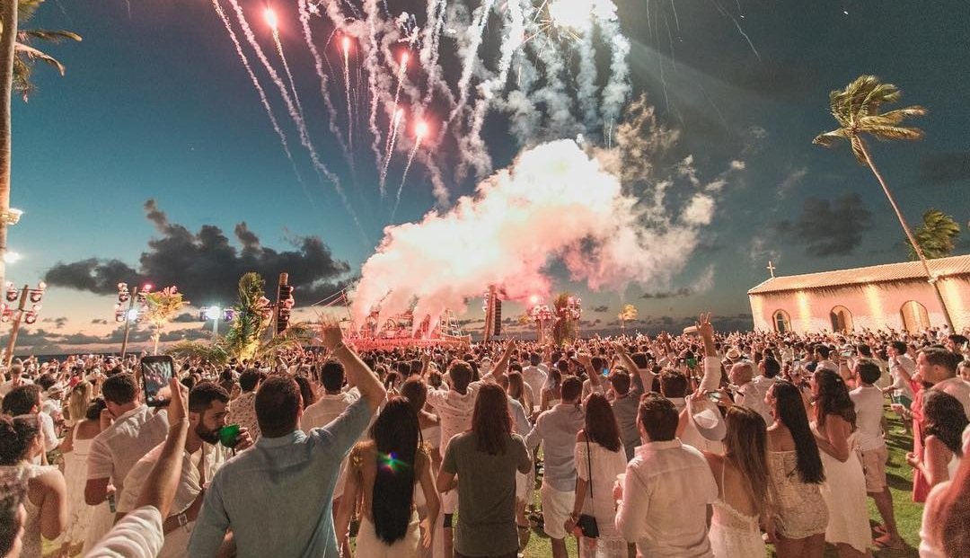 Esta empresa vai vender R$ 500 milhões em ingressos para o Réveillon 2026