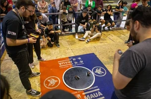 Robôs em combate: evento reúne 390 robôs e leva vencedores ao Japão