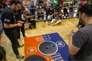 Imagem referente à matéria: Robôs em combate: evento reúne 390 robôs e leva vencedores ao Japão