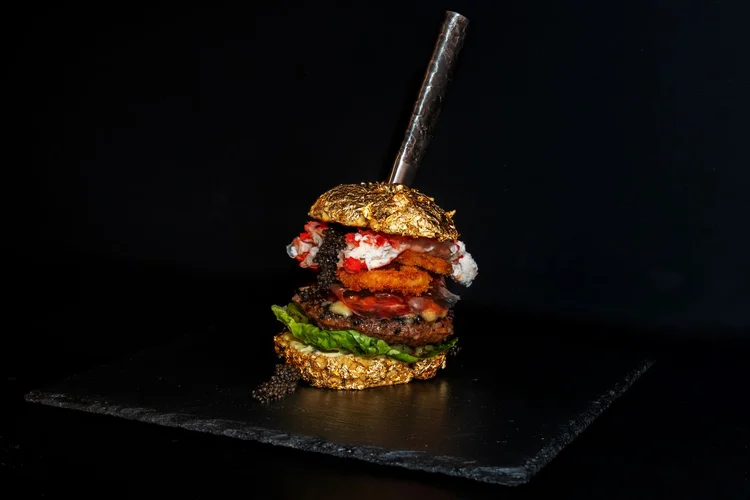 Golden Boy: hambúrguer mais caro do mundo é criação do restaurante holandês De Daltons