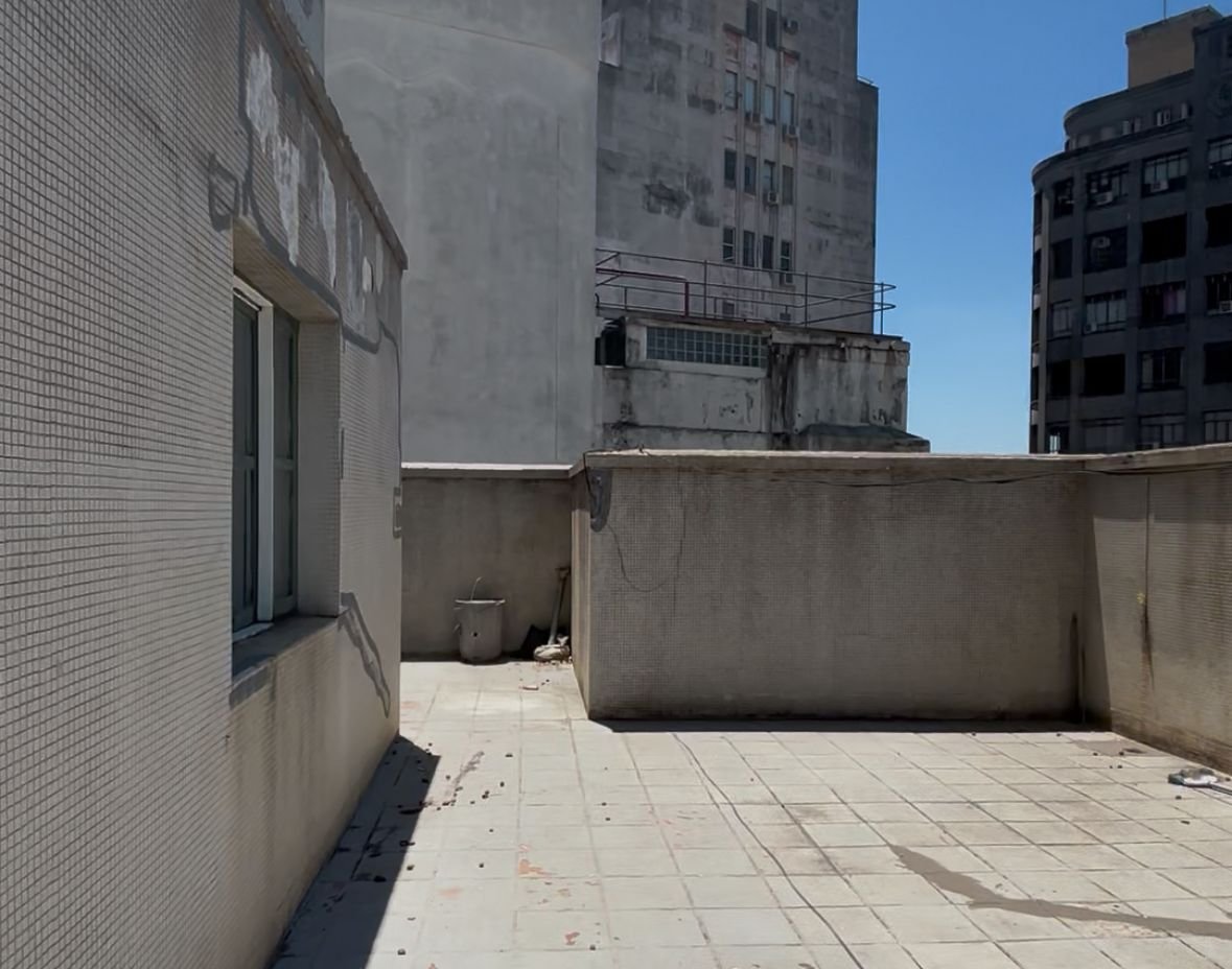 A casa do topo do prédio abrigava o zelador nos anos 1970.