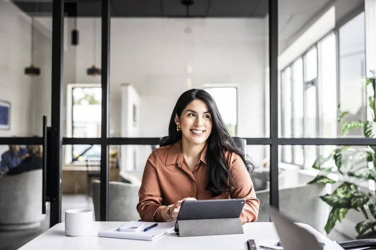 O curso de administração continua sendo um dos mais estratégicos para quem busca carreiras diversas, estáveis e com alto potencial de crescimento (Getty Images).