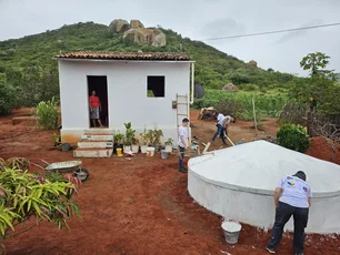 Imagem referente à matéria: Escola de SP leva alunos ao sertão para construir cisternas em comunidade carente