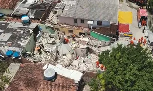 Imagem referente à matéria: Desabamento em Olinda deixa dois mortos e feridos