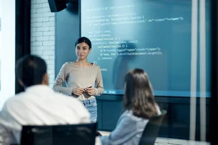 Cargos de liderança em IA disparam até 60% em 2025; veja as oportunidades