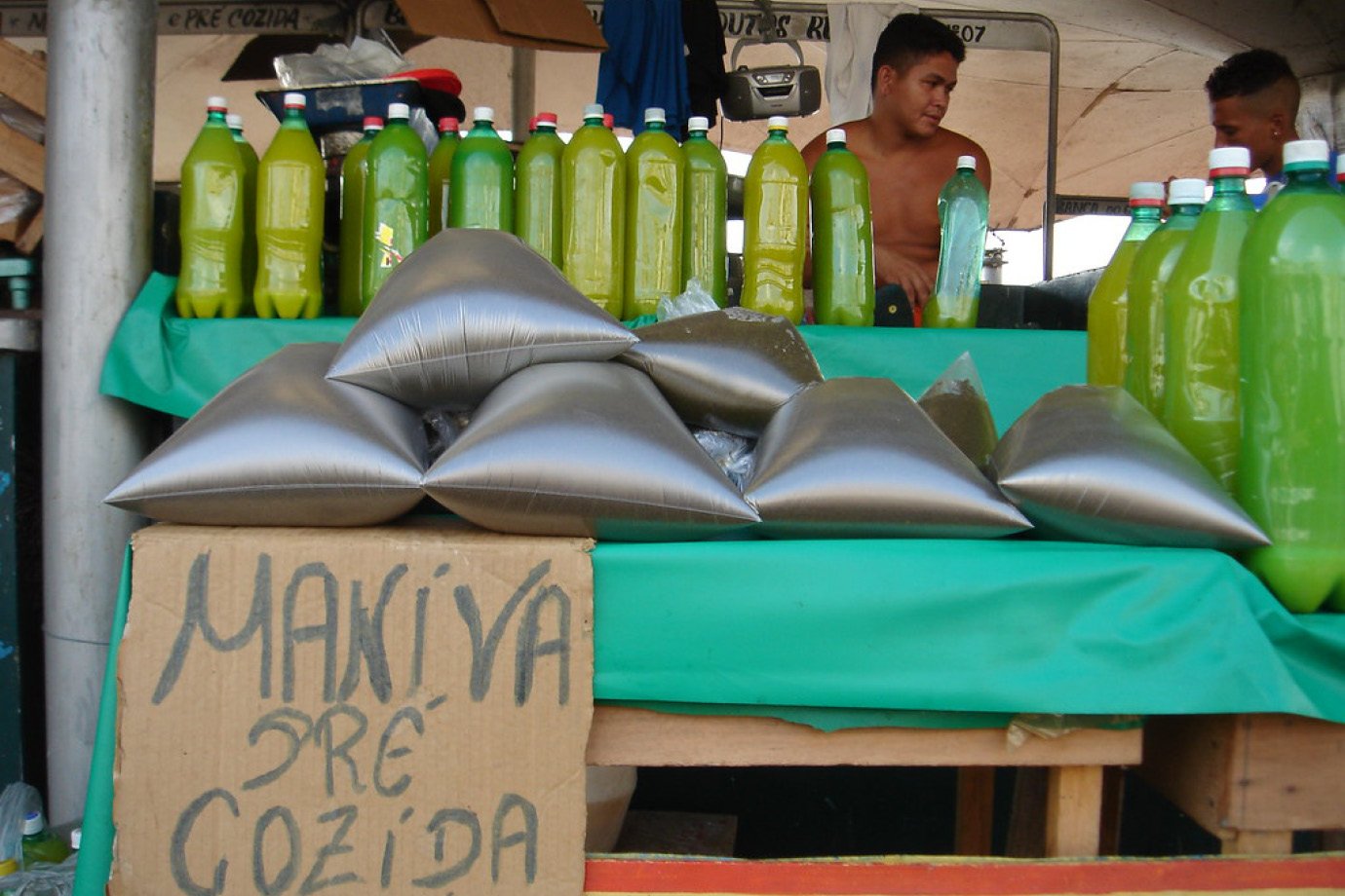 Maniva e tucupi: base da culinária paraense
