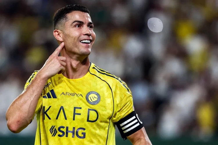 Cristiano Ronaldo: jogador renovou o contrato com o clube saudita Al-Nassr (FAYEZ NURELDINE/AFP/Getty Images)