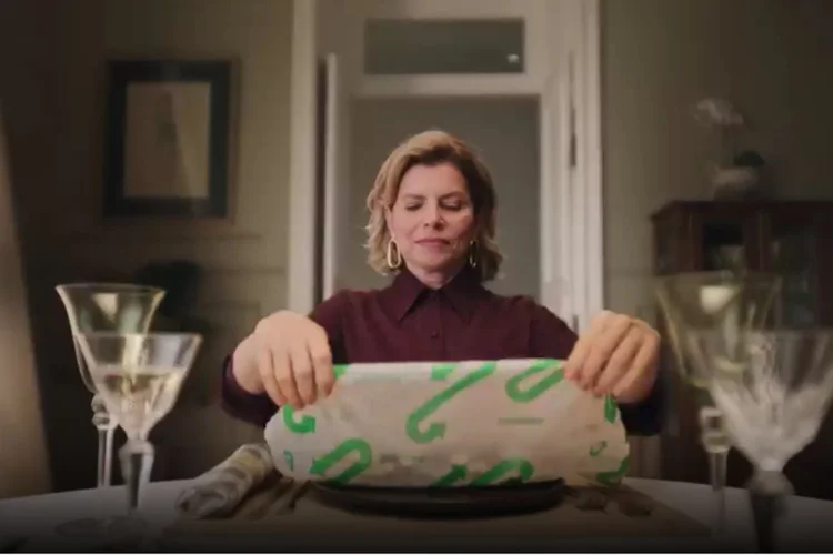 Débora Bloch no papel de Odete Roitman em Vale Tudo (Reprodução/YouTube)