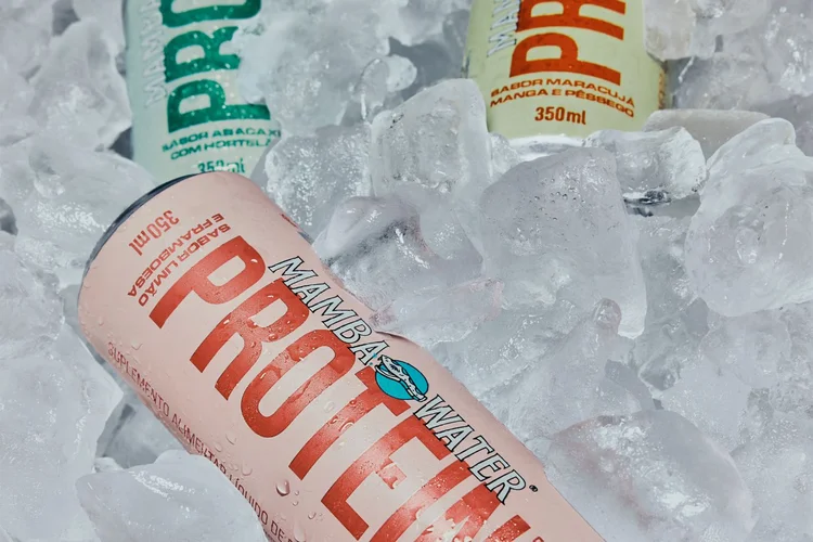 Nova aposta da Better Drinks, a Mamba Protein combina hidratação e proteína em uma fórmula limpa, com colágeno da Genu-in, unidade da JBS (Divulgação)