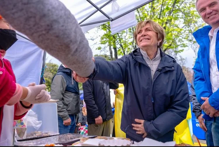 Evelyn Matthei em ato da campanha na região de La Araucanía (Instagram / evelynmatthei/Reprodução)